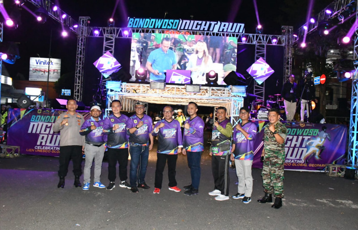 Pasca pandemi Covid-19 dua tahun terakhir, kegiatan rutin Pemerintah Kabupaten (Pemkab) Bondowoso Night Run kembali Di gelar. Sabtu (30/9/2023).