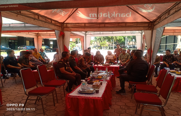 Coffee Morning digelar Pemerintah Kabupaten Bondowoso berlangsung di depan kantor Pemkab Bondowoso, Senin (2/10/2023).
