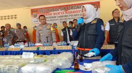 Kapolres Asahan, AKBP Afdhal Junaidi pimpin Press Release.  (Foto-red)