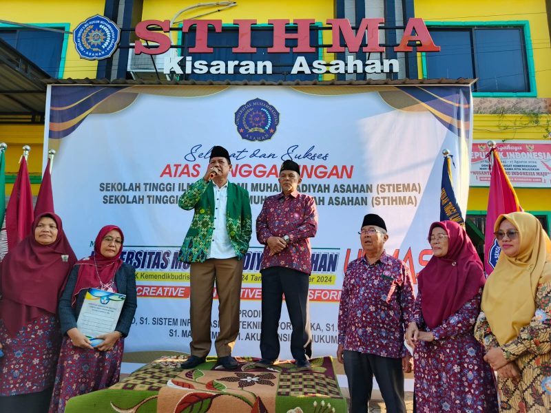 Ketua Pimpinan Daerah Muhamadiyah (PDM) Asahah, Drs M. Akhyar MA. (foto : miko franata)